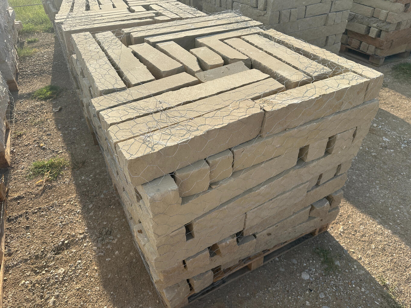 Limestone - 4" sonoma tan